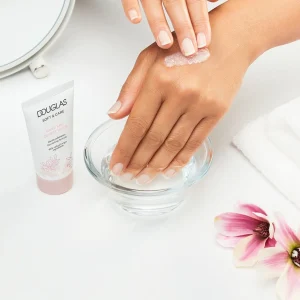 Handpeeling>Douglas Collection Make-Up Hand- En Nagelscrub