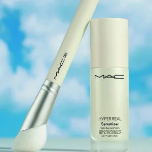 Maskerpenselen>MAC Hyper Real Skincare Serum + Moisturizer-Borstel